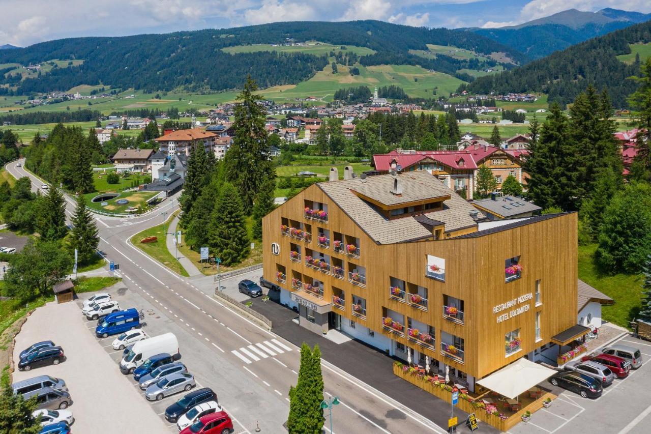 Hotel Dolomiten Dobbiaco Eksteriør billede