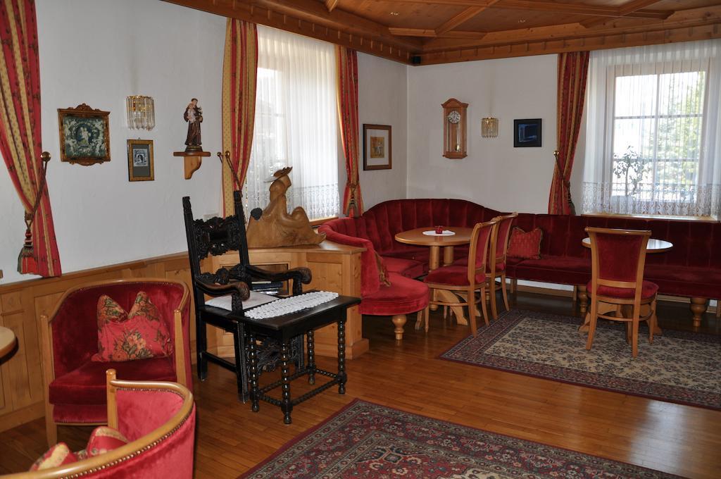 Hotel Dolomiten Dobbiaco Eksteriør billede