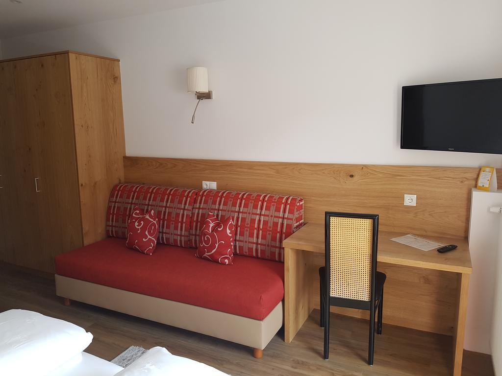 Hotel Dolomiten Dobbiaco Eksteriør billede