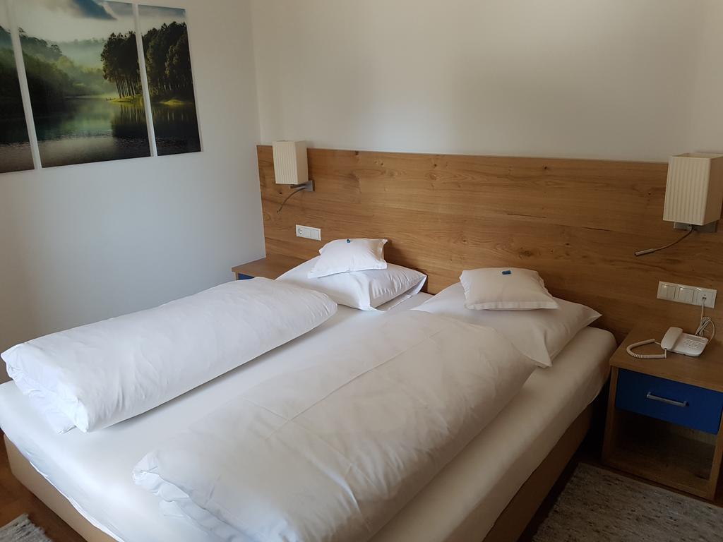 Hotel Dolomiten Dobbiaco Eksteriør billede