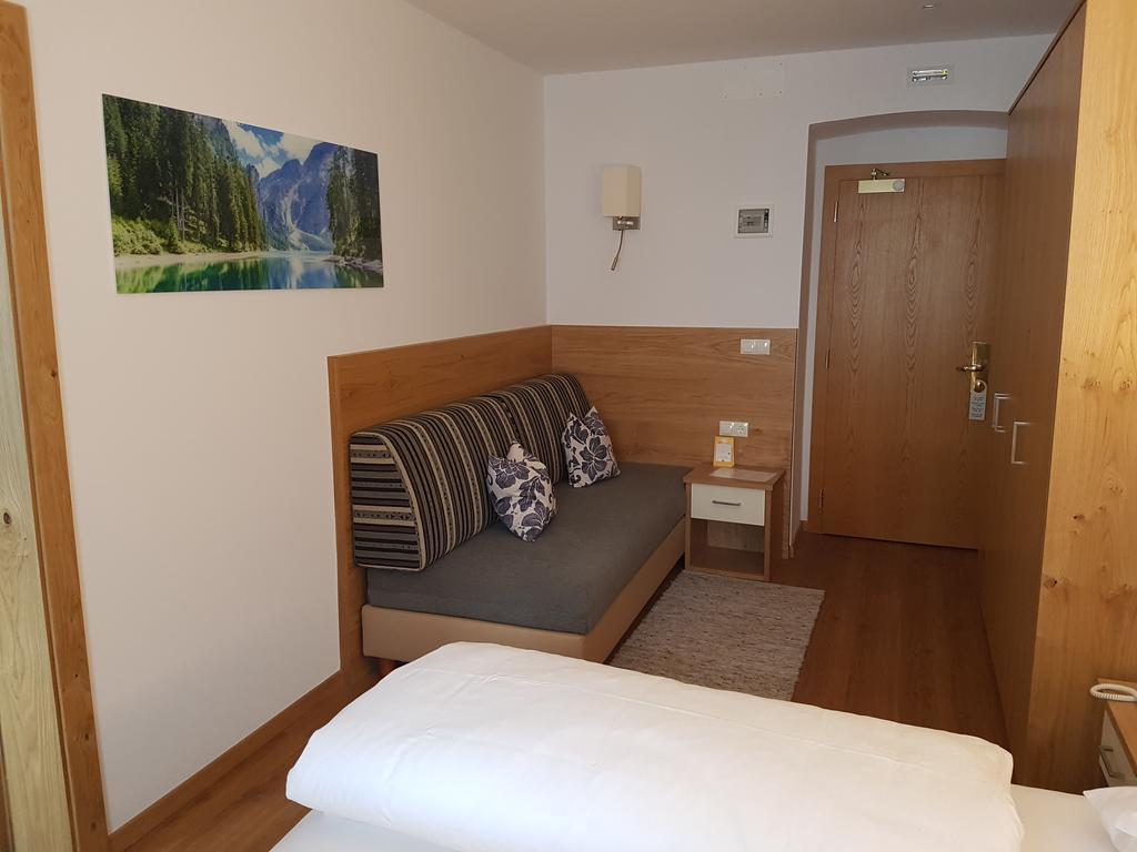 Hotel Dolomiten Dobbiaco Eksteriør billede