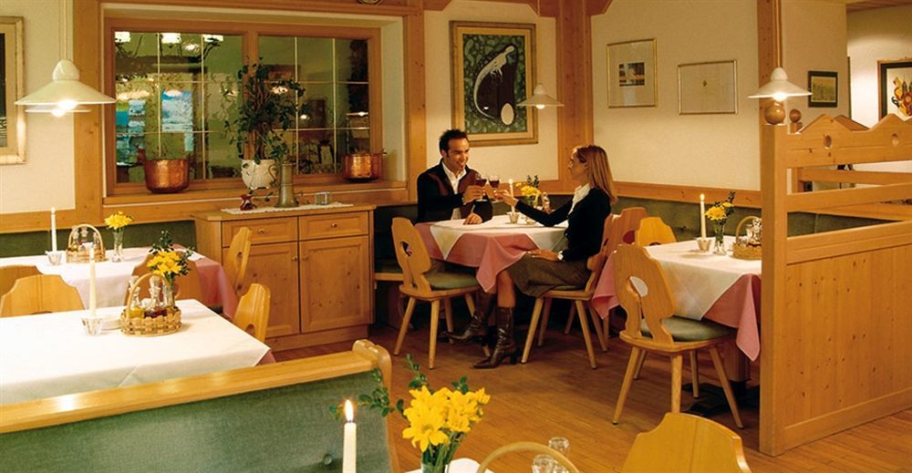 Hotel Dolomiten Dobbiaco Eksteriør billede